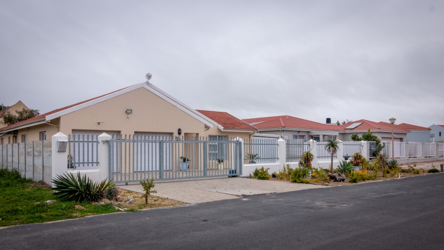 3 Bedroom Property for Sale in Laaiplek Western Cape